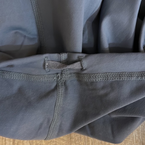 Lululemon BNWOT grey tank top size 8 - Picture 5 of 5